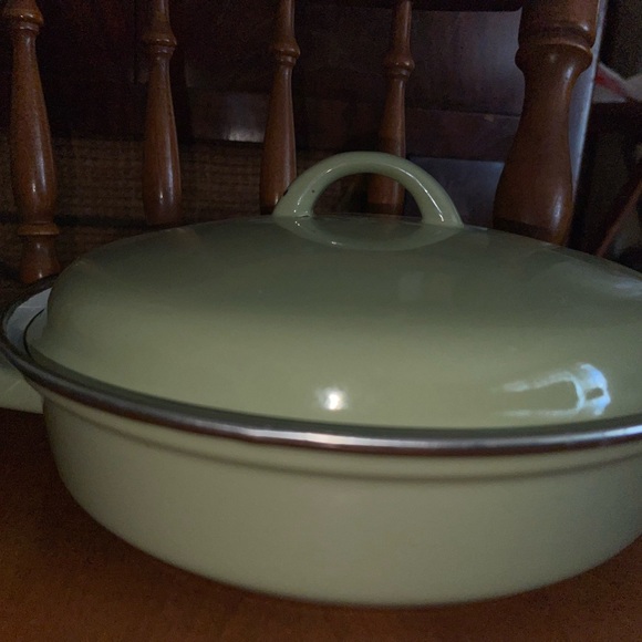 Vintage avacdo Olive Green Enamelware Fry Pan with Black Trim, White Interior - Picture 2 of 16
